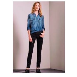 AG “the stilt” black Jeans with sateen feel.